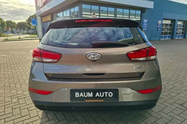 Hyundai i30 (2022) thumbnail 6