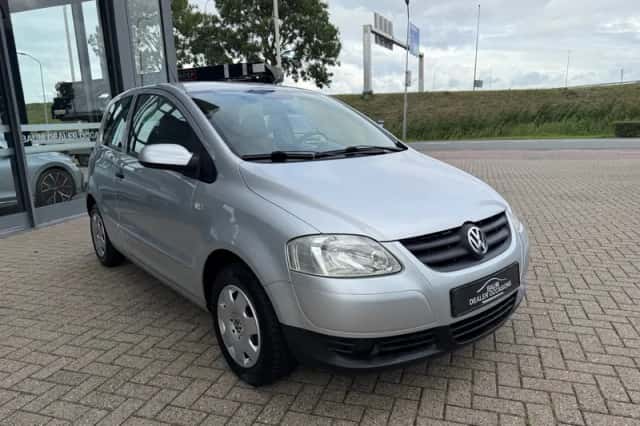 Volkswagen Fox (2010) thumbnail 5