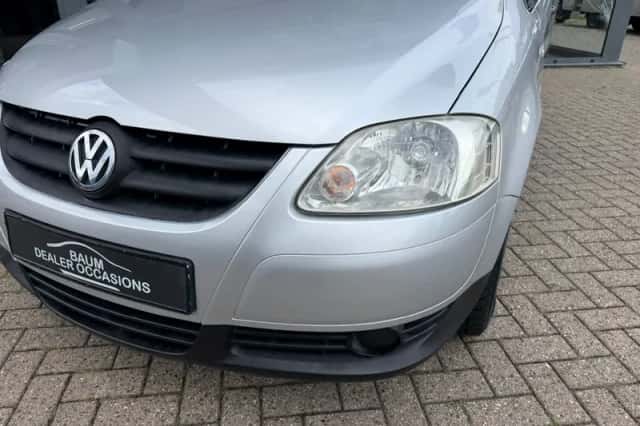 Volkswagen Fox (2010) thumbnail 6