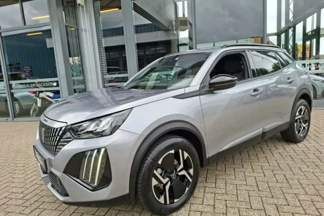 Peugeot 2008 (2024) thumbnail 4