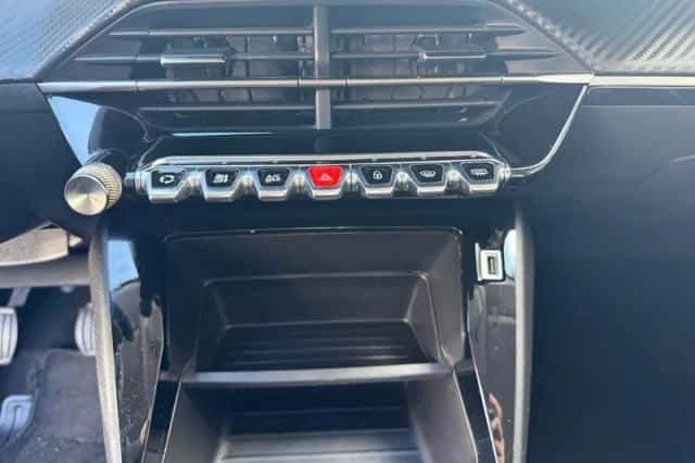 Peugeot 208 (2022) thumbnail 4