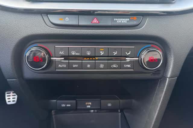 Kia Ceed (2021) thumbnail 5