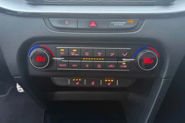 Kia Ceed (2021) thumbnail 4