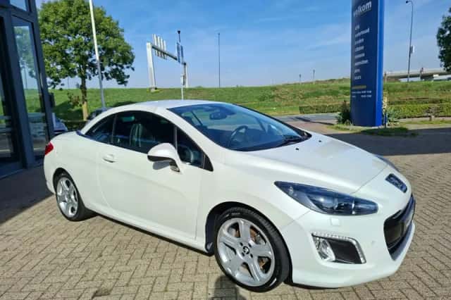Peugeot 308 (2014) thumbnail 3