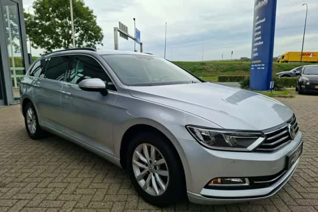 Volkswagen Passat (2018) thumbnail 6