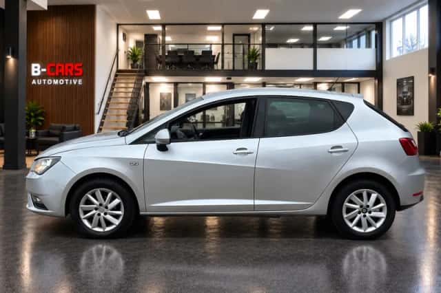SEAT Ibiza (2014) thumbnail 3