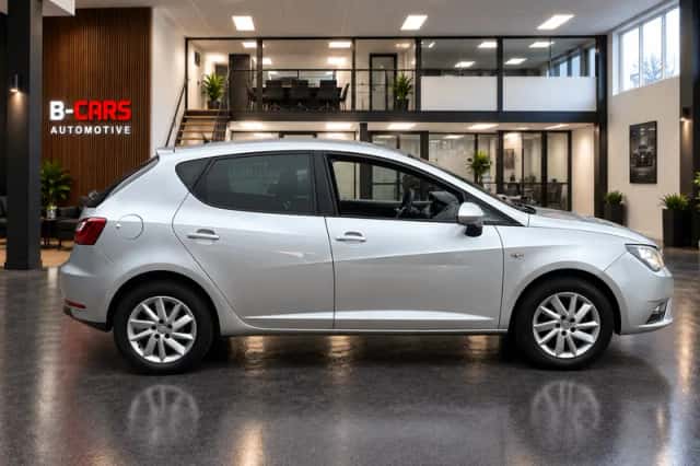SEAT Ibiza (2014) thumbnail 4