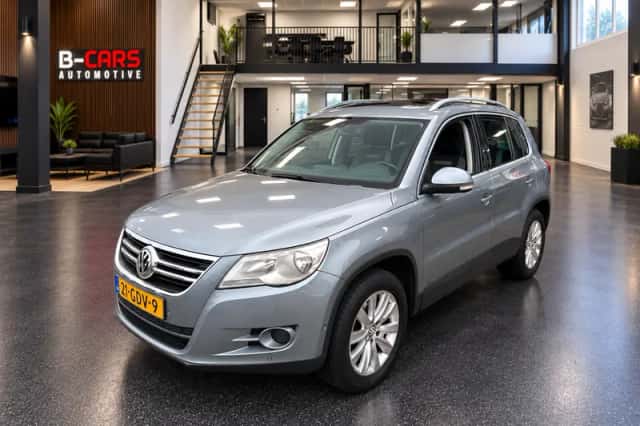 Volkswagen Tiguan (2008) thumbnail 1