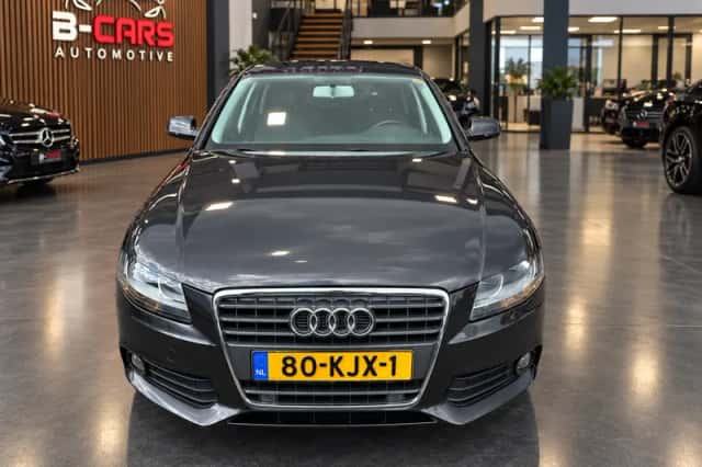 Audi A4 (2010) thumbnail 2