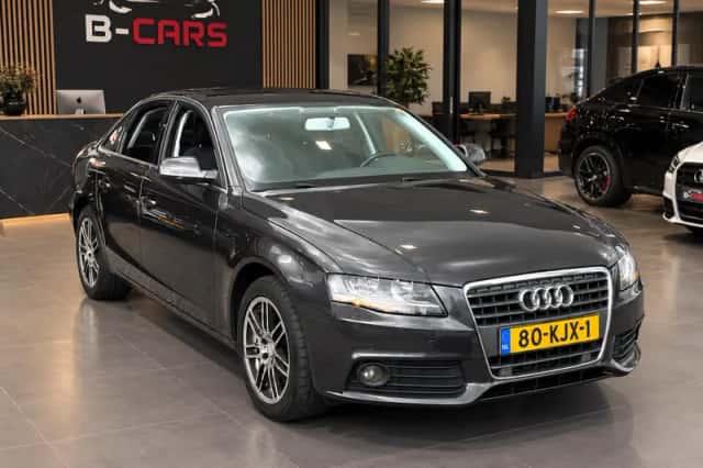 Audi A4 (2010) thumbnail 3