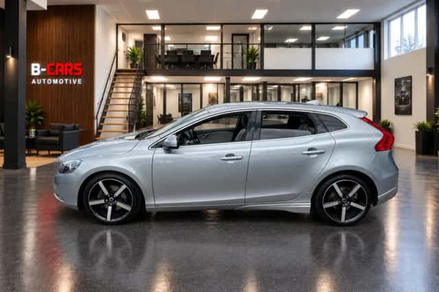 Volvo V40 (2013) thumbnail 4