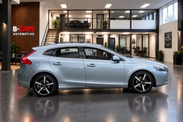 Volvo V40 (2013) thumbnail 5
