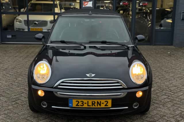 MINI Cooper (2006) thumbnail 2