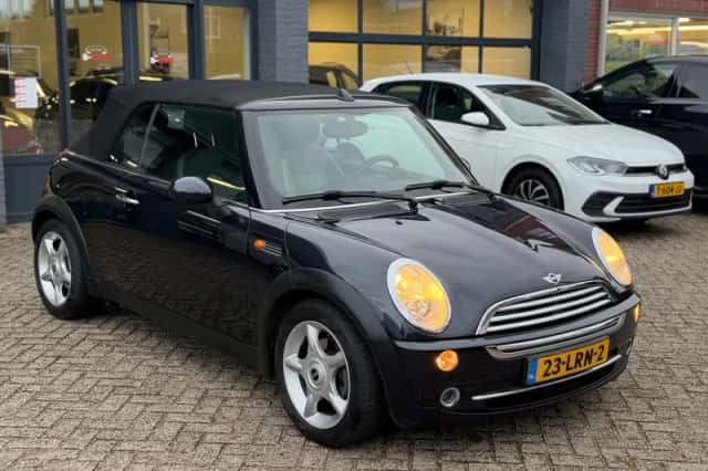 MINI Cooper (2006) thumbnail 4