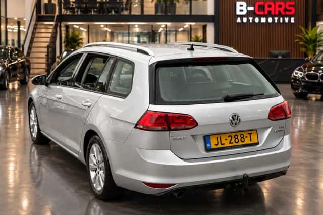 Volkswagen Golf (2016) thumbnail 5