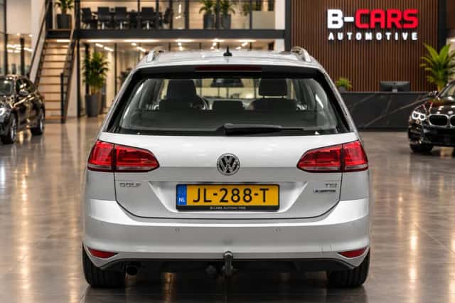 Volkswagen Golf (2016) thumbnail 6