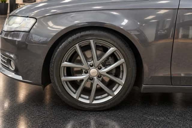 Audi A4 (2011) thumbnail 5