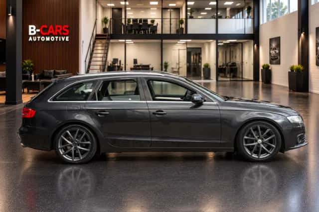 Audi A4 (2011) thumbnail 6