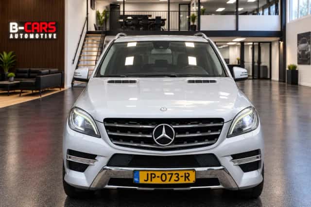 Mercedes-Benz M-Klasse (2013) thumbnail 2