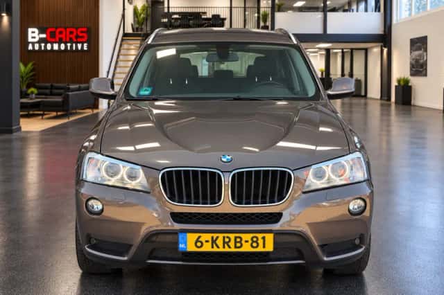BMW X3 (2013) thumbnail 2