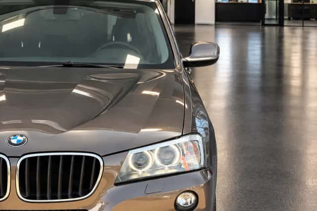 BMW X3 (2013) thumbnail 3