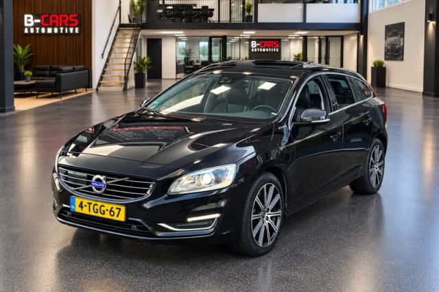 Volvo V60 (2014) thumbnail 1
