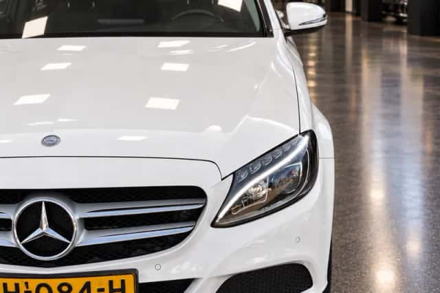 Mercedes-Benz C-Klasse (2016) thumbnail 3