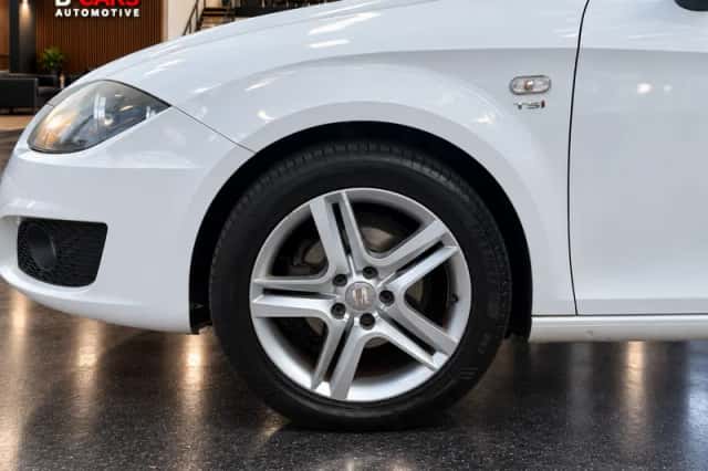 SEAT Leon (2010) thumbnail 5
