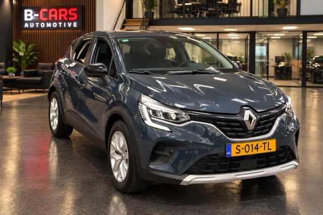 Renault Captur (2023) thumbnail 4