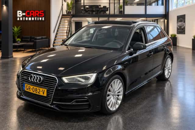 Audi A3 (2015) thumbnail 1