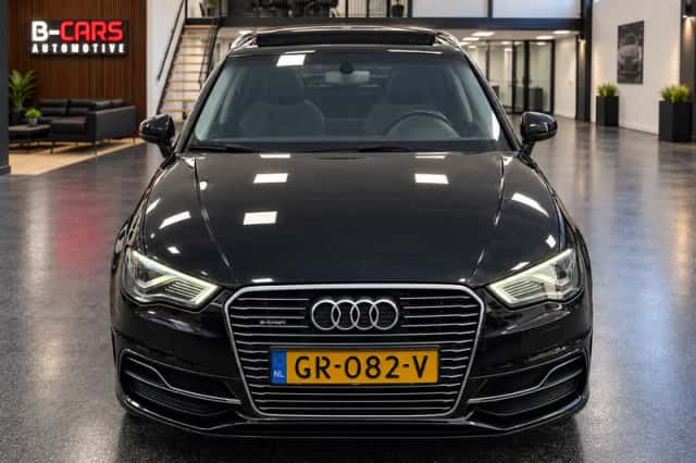 Audi A3 (2015) thumbnail 3