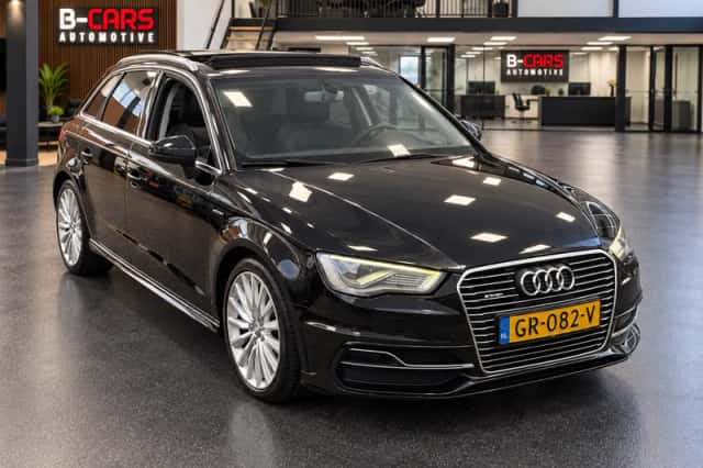 Audi A3 (2015) thumbnail 5