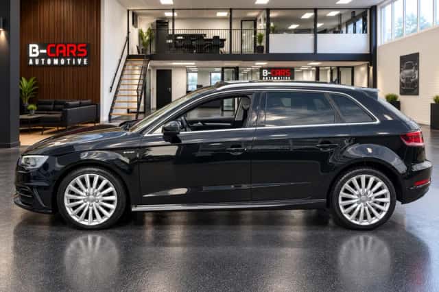 Audi A3 (2015) thumbnail 6