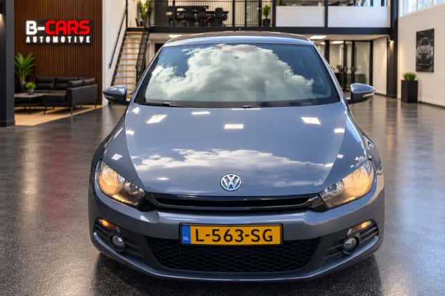 Volkswagen Scirocco (2009) thumbnail 2