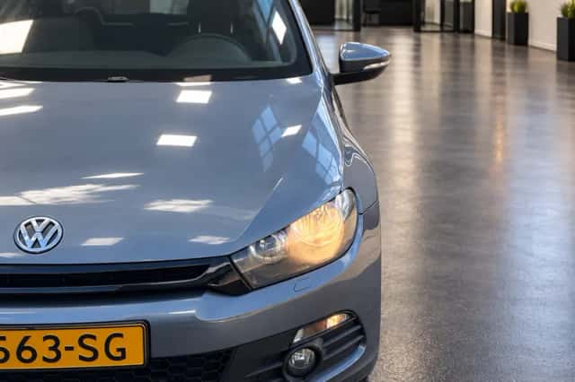 Volkswagen Scirocco (2009) thumbnail 3