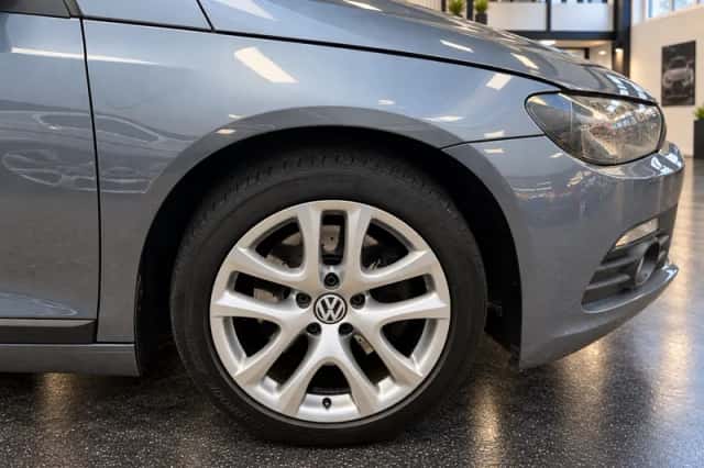 Volkswagen Scirocco (2009) thumbnail 6