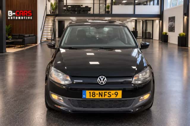 Volkswagen Polo (2010) thumbnail 2