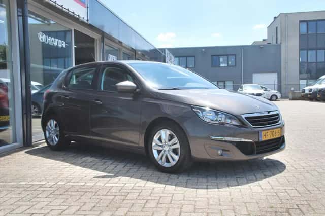 Peugeot 308 (2013) thumbnail 2