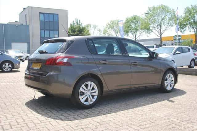 Peugeot 308 (2013) thumbnail 4