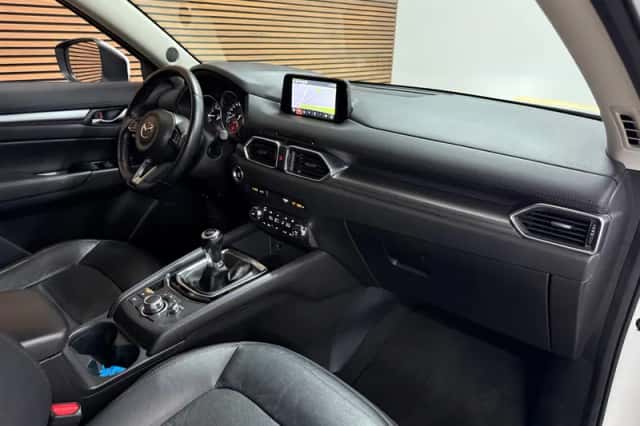 Mazda CX-5 (2017) thumbnail 5
