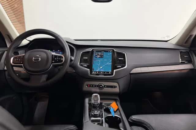 Volvo XC90 (2024) thumbnail 6