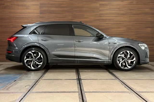 Audi e-tron (2021) thumbnail 3