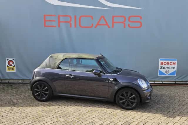 MINI Cabrio (2012) thumbnail 2