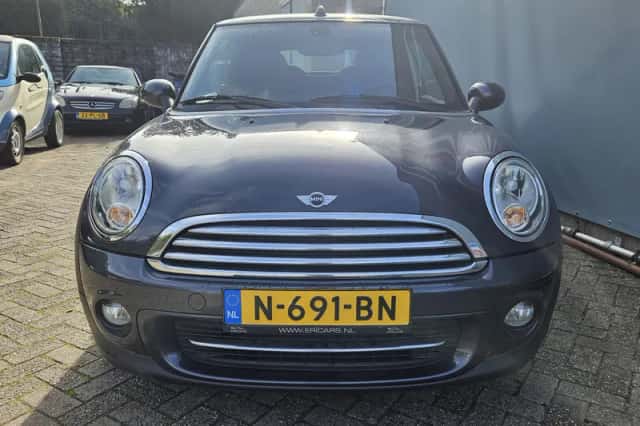 MINI Cabrio (2012) thumbnail 4