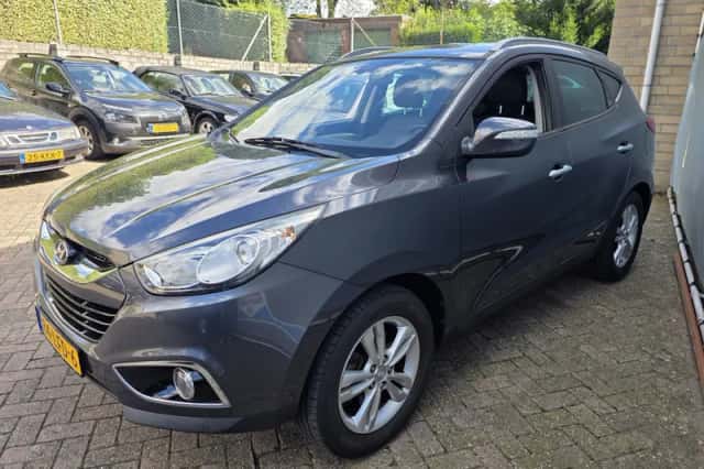 Hyundai ix35 (2010) thumbnail 2