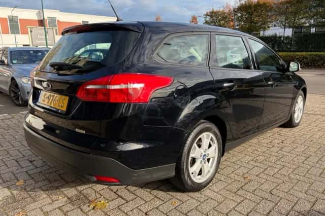 Ford Focus (2017) thumbnail 3