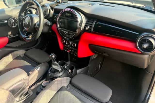 MINI Cooper (2015) thumbnail 5