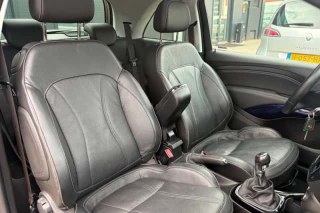 Opel Adam (2015) thumbnail 6