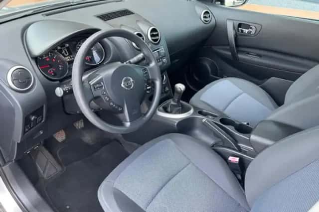 Nissan Qashqai (2012) thumbnail 2