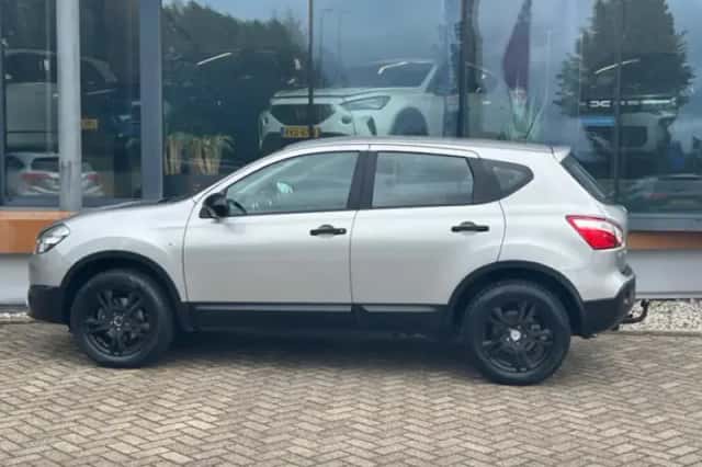 Nissan Qashqai (2012) thumbnail 6